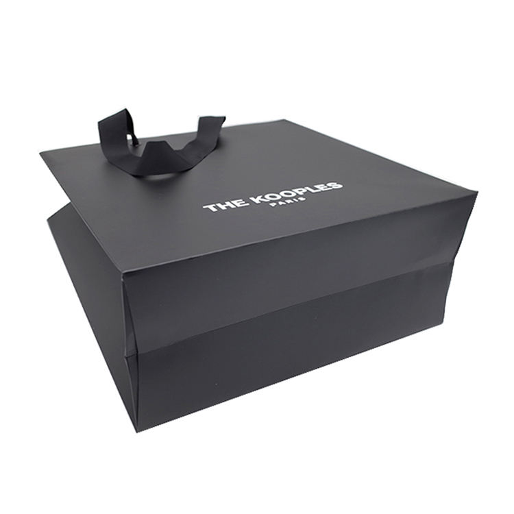 Custom Logo Hot Foil Stamped Black Matt Kraft Paper Shopping Bags