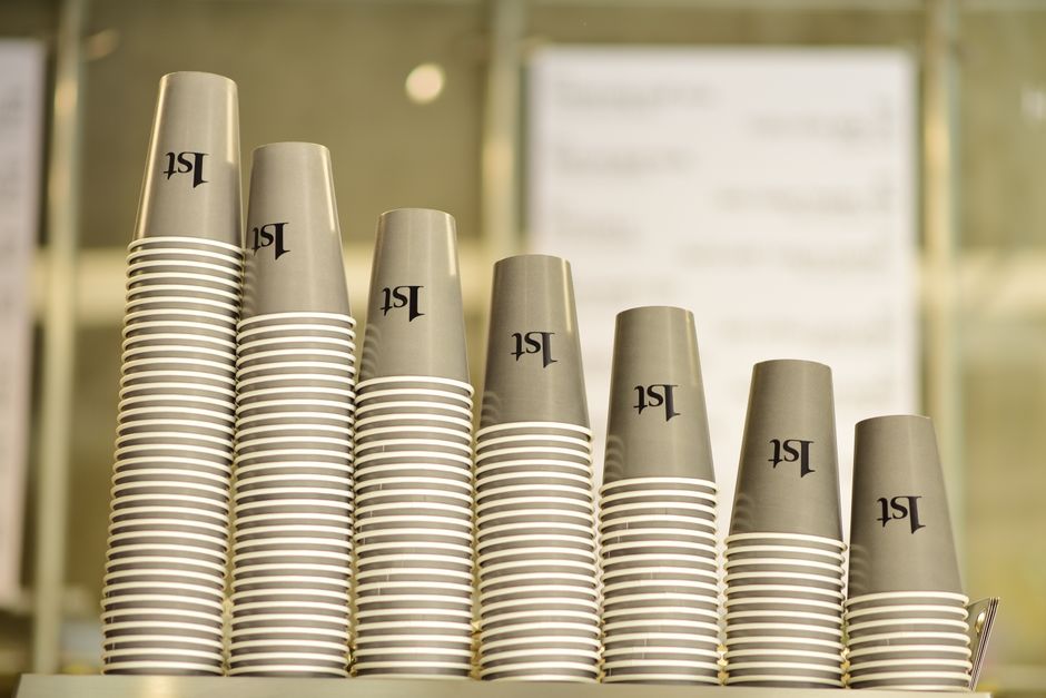 Stadium Food Packaging: High-Volume Compostable Solutions That Scale