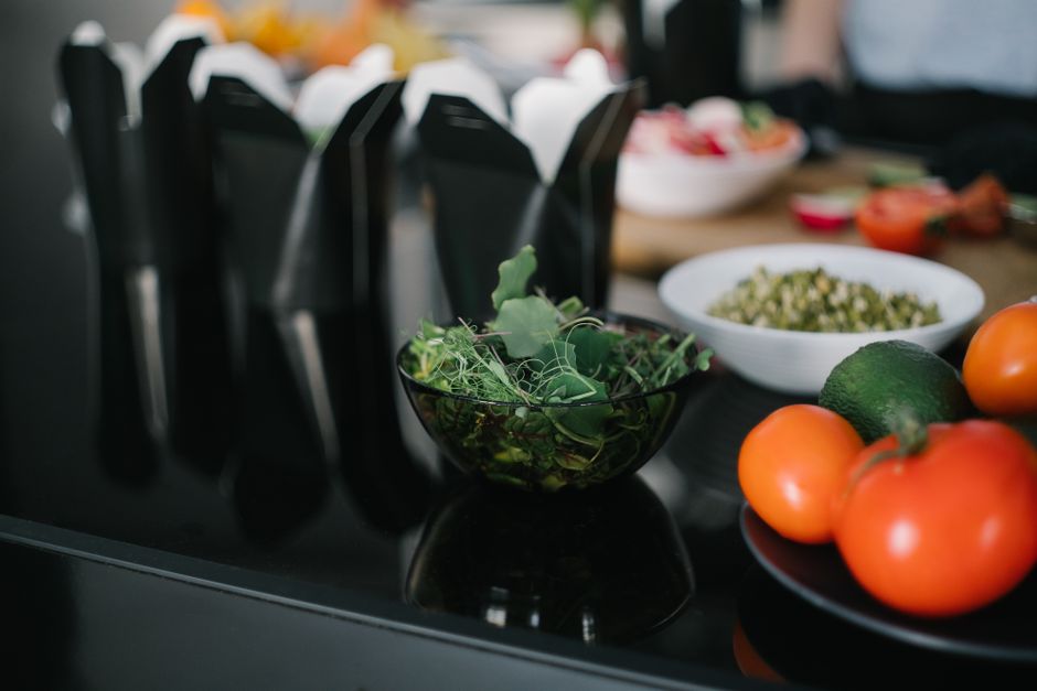 How Does EU Regulation 1935/2004 Apply to Compostable Tableware?
